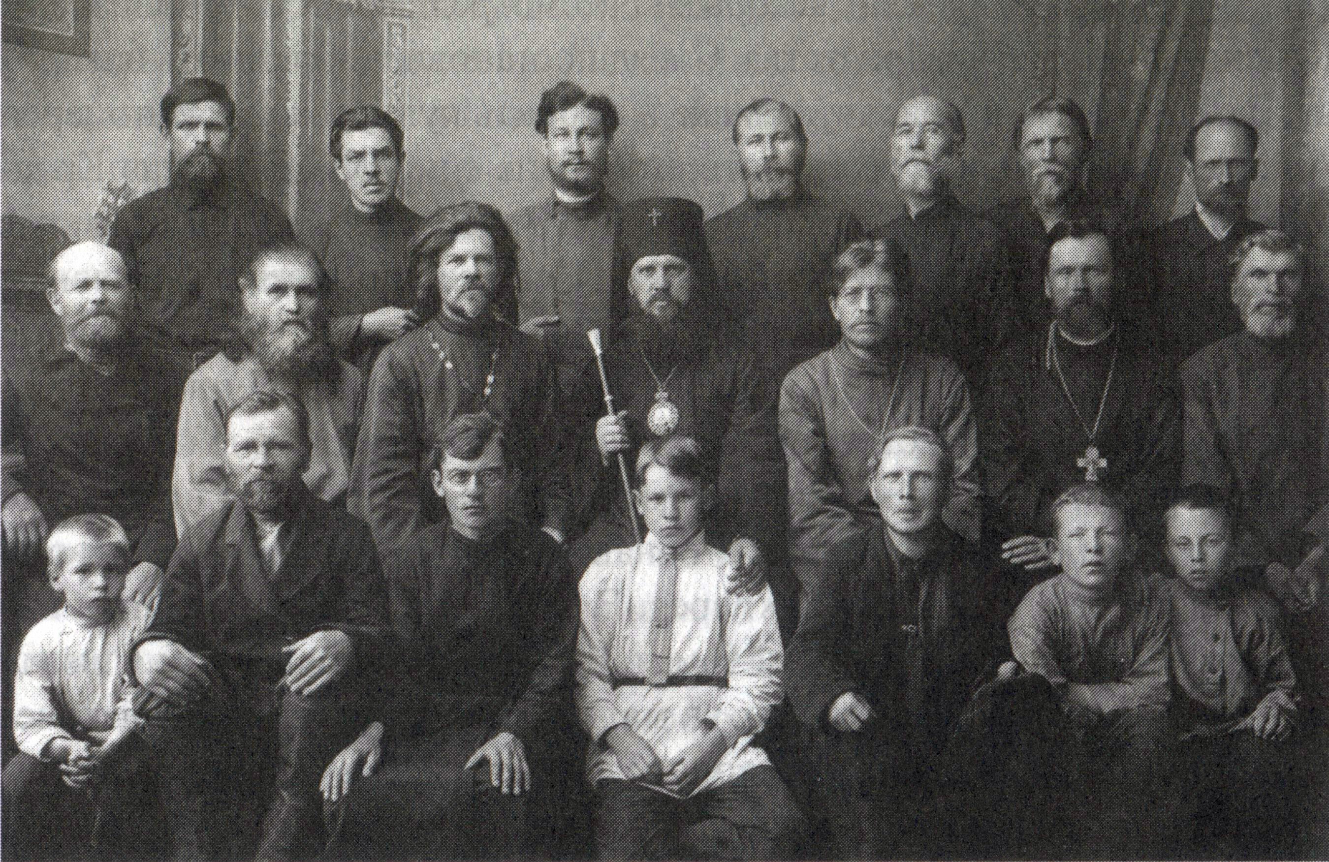 Архиепископ Сергий (Корнеев) при посещении церкви Нытвенского завода. 1926 год
